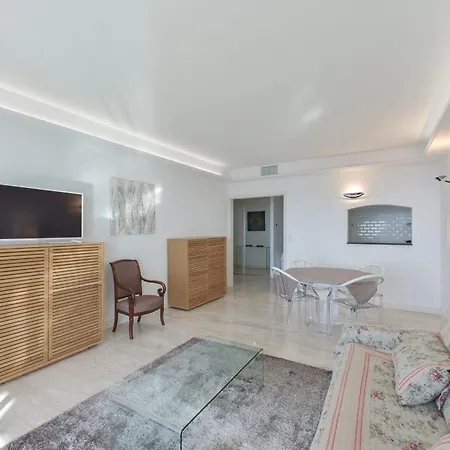 Serrendy Sea View Swimming Pool And Golfe Practice Apartment
